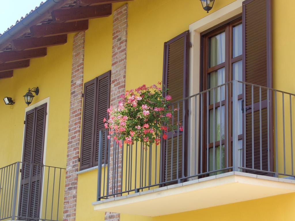 La Casa In Rivalta Villa Verduno Buitenkant foto