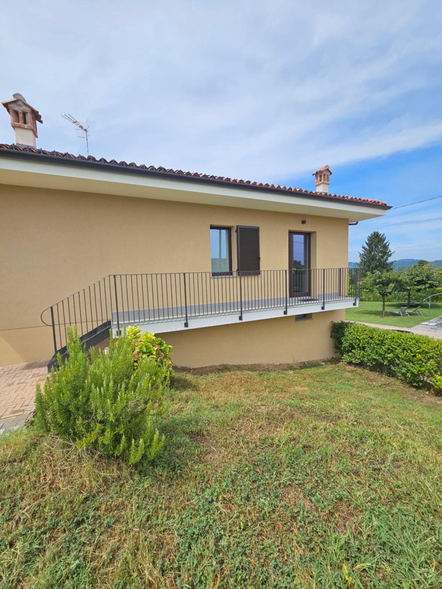 La Casa In Rivalta Villa Verduno Buitenkant foto